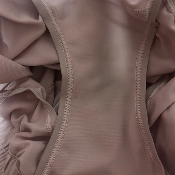 LULULEMON HOTTY HOT SHORTS IN STRAWBERRY MILKSHAKE!!🍓🥛 - Picture 8 of 8